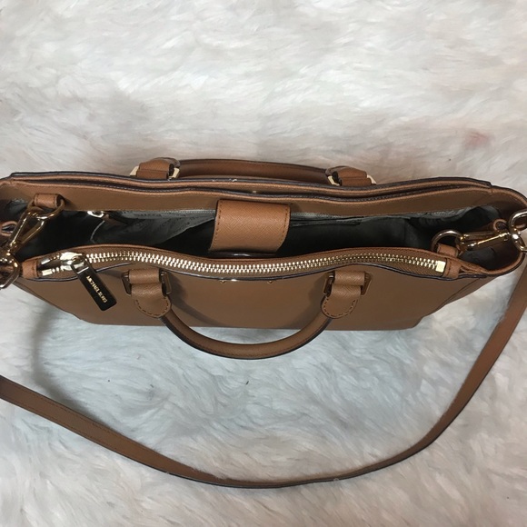 Michael Kors Purse - Picture 4 of 7